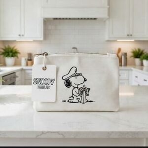 NWT PEANUTS SNOOPY White Canvas Pouch